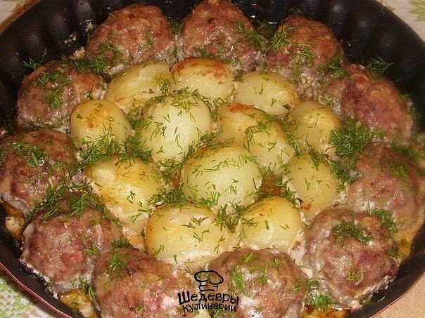 Котлеты с картофелем со сметанным соусом